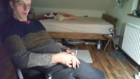 Snapshot of lefti27 chatting on 02.26.25 Dave online show from 02.26.25