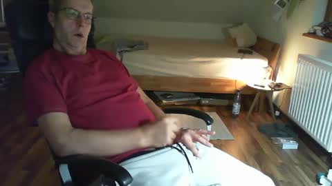 Snapshot of lefti27 chatting on 03.02.25 Dave online show from 03.02.25