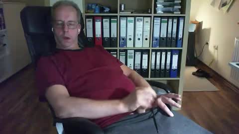 Snapshot of lefti27 chatting on 09.09.25 Dave online show from 09.09.25