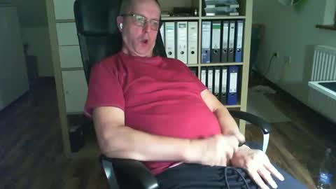 Snapshot of lefti27 chatting on 11.02.25 Dave online show from 11.02.25