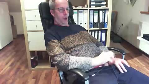 Snapshot of lefti27 chatting on 11.22.25 Dave online show from 11.22.25