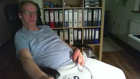 Snapshot of lefti27 chatting on 11.30.25 Dave online show from 11.30.25