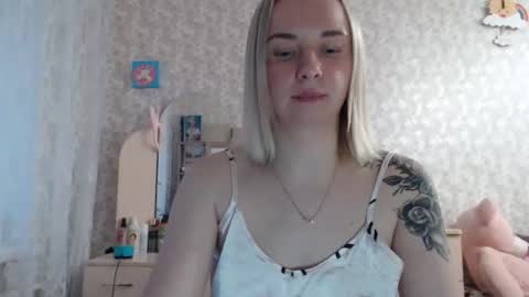 Snapshot of leggywily25 chatting on 03.10.25 leggywily25 online show from 03.10.25