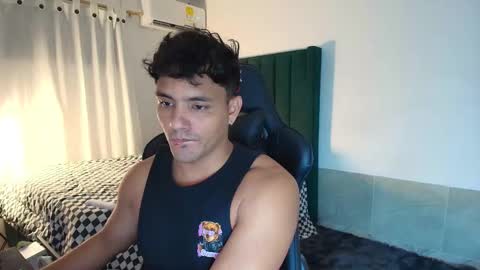 Snapshot of lei_77 chatting on 10.23.25 Lei online show from 10.23.25