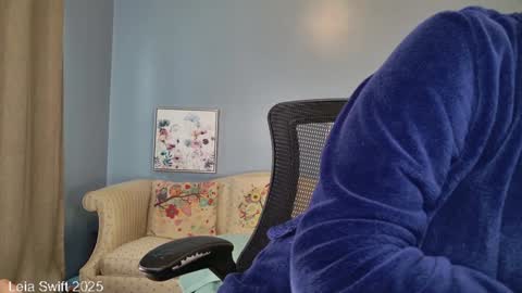 Leia Swift online show from 01.12.25