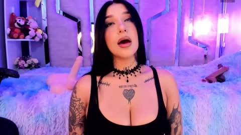 Snapshot of leiawong chatting on 11.21.25 Leia online show from 11.21.25