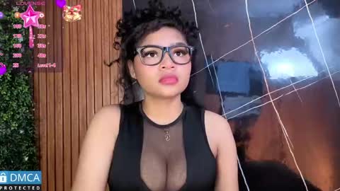 Snapshot of leidy_morales_ chatting on 05.11.26 Leidy online show from 05.11.26