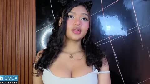 Snapshot of leidy_morales_ chatting on 05.20.26 Leidy online show from 05.20.26