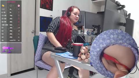 Snapshot of leidycrstnch21 chatting on 12.18.25 LeidyDi223 online show from 12.18.25