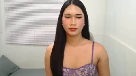 Snapshot of leighs_celine chatting on 04.15.26 leighs_celine online show from 04.15.26