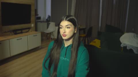 Leila online show from 12.10.24