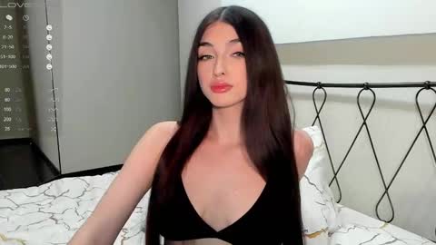 Leila online show from 03.10.25