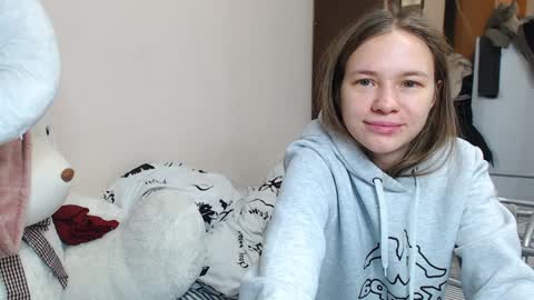 leila_bambi online show from 12.23.24