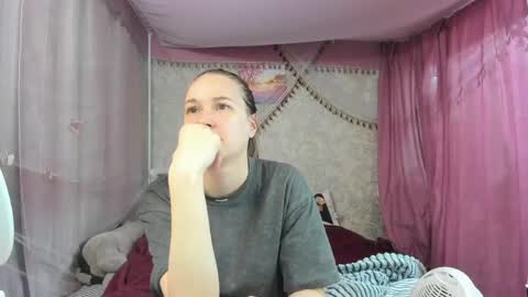 leila_bambi_ online show from 04.22.26