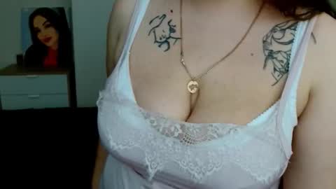 Snapshot of leila_beayte_ chatting on 10.20.25 Leila online show from 10.20.25