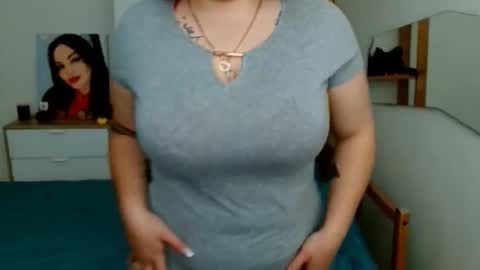 Leila online show from 02.12.26