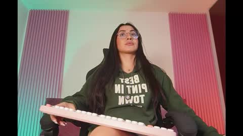 Leila online show from 02.22.26