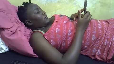 leilah_cute19 online show from 04.25.26