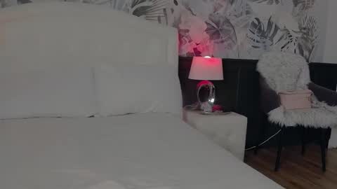 Leila online show from 02.04.26