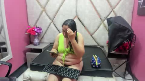 Snapshot of leilasmith_ chatting on 03.14.26 Leila online show from 03.14.26