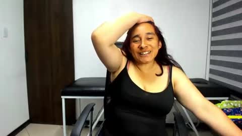 Snapshot of leilasmith_ chatting on 07.31.26 Leila online show from 07.31.26
