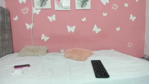 lelany_evans online show from 02.04.26