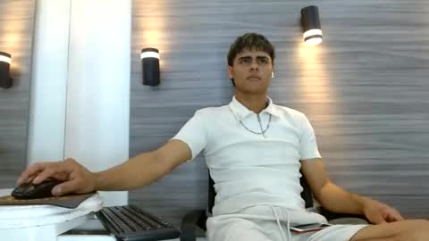 Snapshot of lelehott01 chatting on 06.24.26 lelehott01 online show from 06.24.26