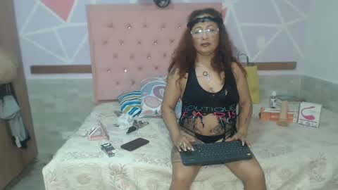 Snapshot of lena_lawson chatting on 12.04.24 lena_lawson online show from 12.04.24