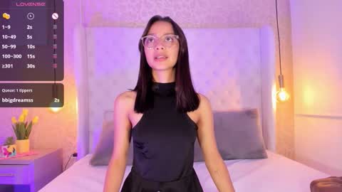 Snapshot of lena_martin chatting on 11.23.25 LENA online show from 11.23.25