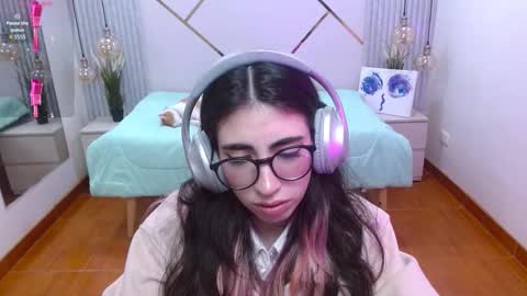 Snapshot of lena_roses chatting on 01.10.26 Lena online show from 01.10.26