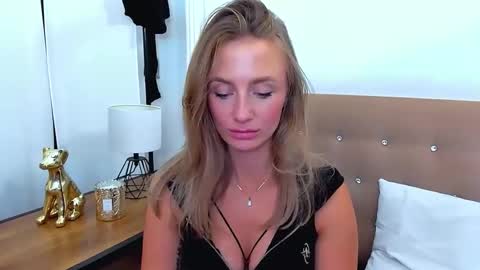 lena_sexi online show from 10.01.25