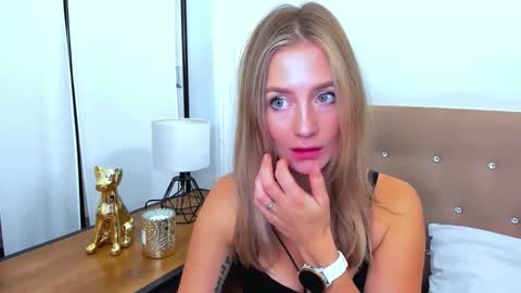 lena_sexi online show from 10.27.25