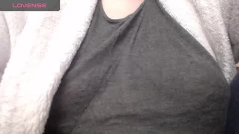 Snapshot of lenagolden chatting on 03.06.25 lenagolden online show from 03.06.25