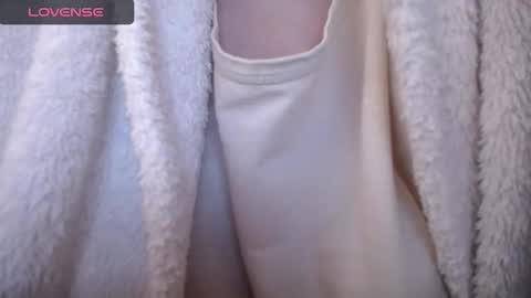 Snapshot of lenagolden chatting on 10.24.25 lenagolden online show from 10.24.25