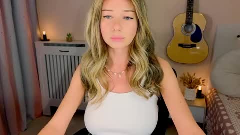 Snapshot of lenamuti chatting on 05.21.26 Lena online show from 05.21.26
