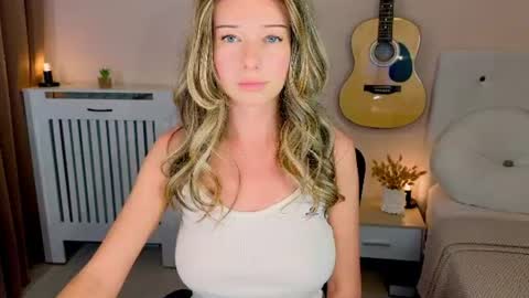 Snapshot of lenamuti chatting on 06.08.26 Lena online show from 06.08.26