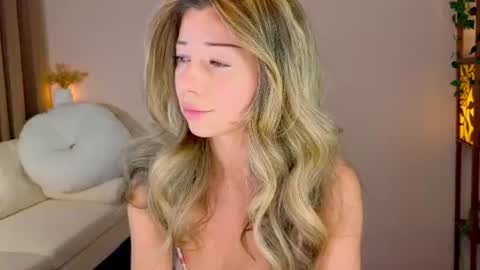 Snapshot of lenamuti chatting on 06.21.26 Lena online show from 06.21.26