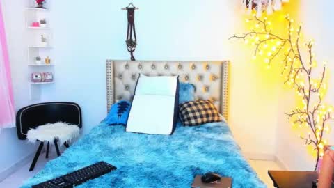 Lena  online show from 09.23.25