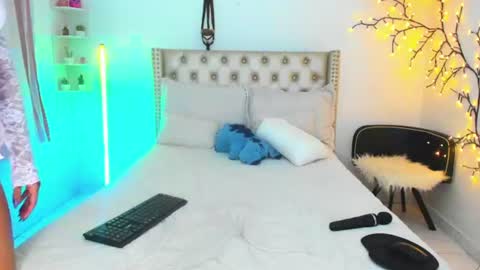 Lena  online show from 07.17.26