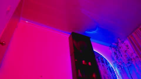 Lenna Kang online show from 02.22.25