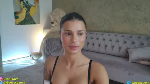 Snapshot of lenna_godess chatting on 10.23.25 Lenna Goddess online show from 10.23.25