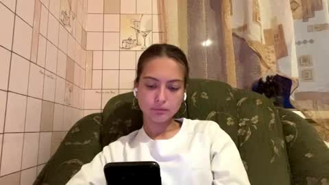 Hellomy name is Natalyits my first day here nice to meet you Give me 50 thumbs ups online show from 05.19.26
