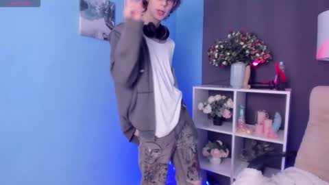 Snapshot of leo_bensyten chatting on 10.24.25 Leo online show from 10.24.25