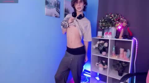 Snapshot of leo_bensyten chatting on 10.29.25 Leo online show from 10.29.25