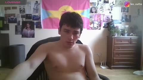 leo_cutie online show from 03.21.26