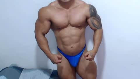 Snapshot of leo_muscleboy chatting on 06.11.26 Leo online show from 06.11.26
