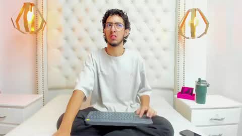 Snapshot of leo_sanz6 chatting on 06.27.26 LEO online show from 06.27.26