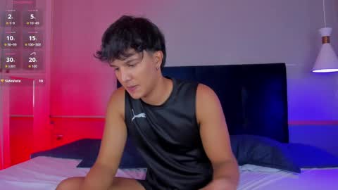 Snapshot of leo_savage_ chatting on 10.03.25 Leo online show from 10.03.25