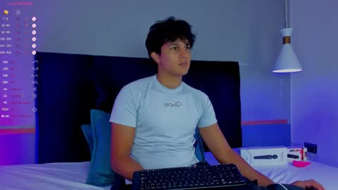 Snapshot of leo_savage_ chatting on 11.10.25 Leo online show from 11.10.25