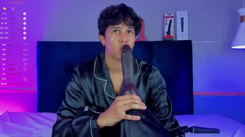 Snapshot of leo_savage_ chatting on 11.11.25 Leo online show from 11.11.25